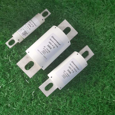 Elektrikli Araç için DC750V Sigorta Yüksek Kırma Sigortası Güç Kontrol Sistemini Korur